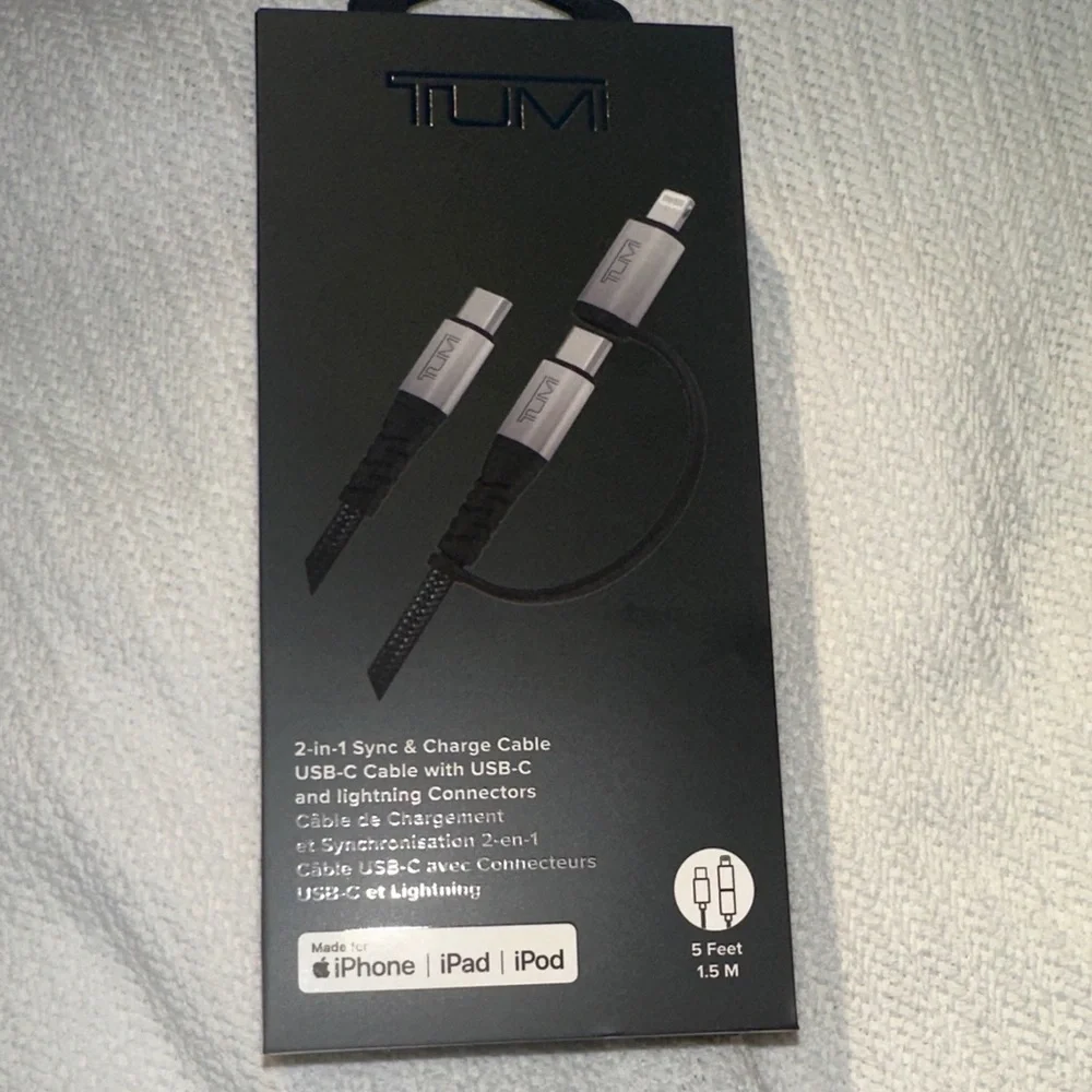 Tumi Dual Sync Charging Cable - USB-C & Lightning Connector 5 ft /1.5 M NIB